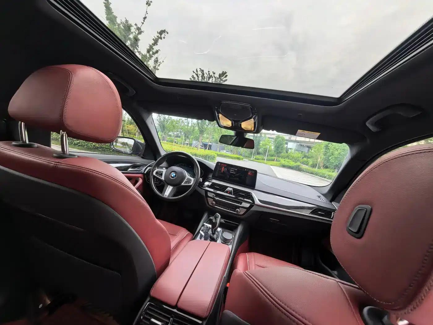 2022 BMW 5 Series 525Li M Sport Package — миниатюра 11