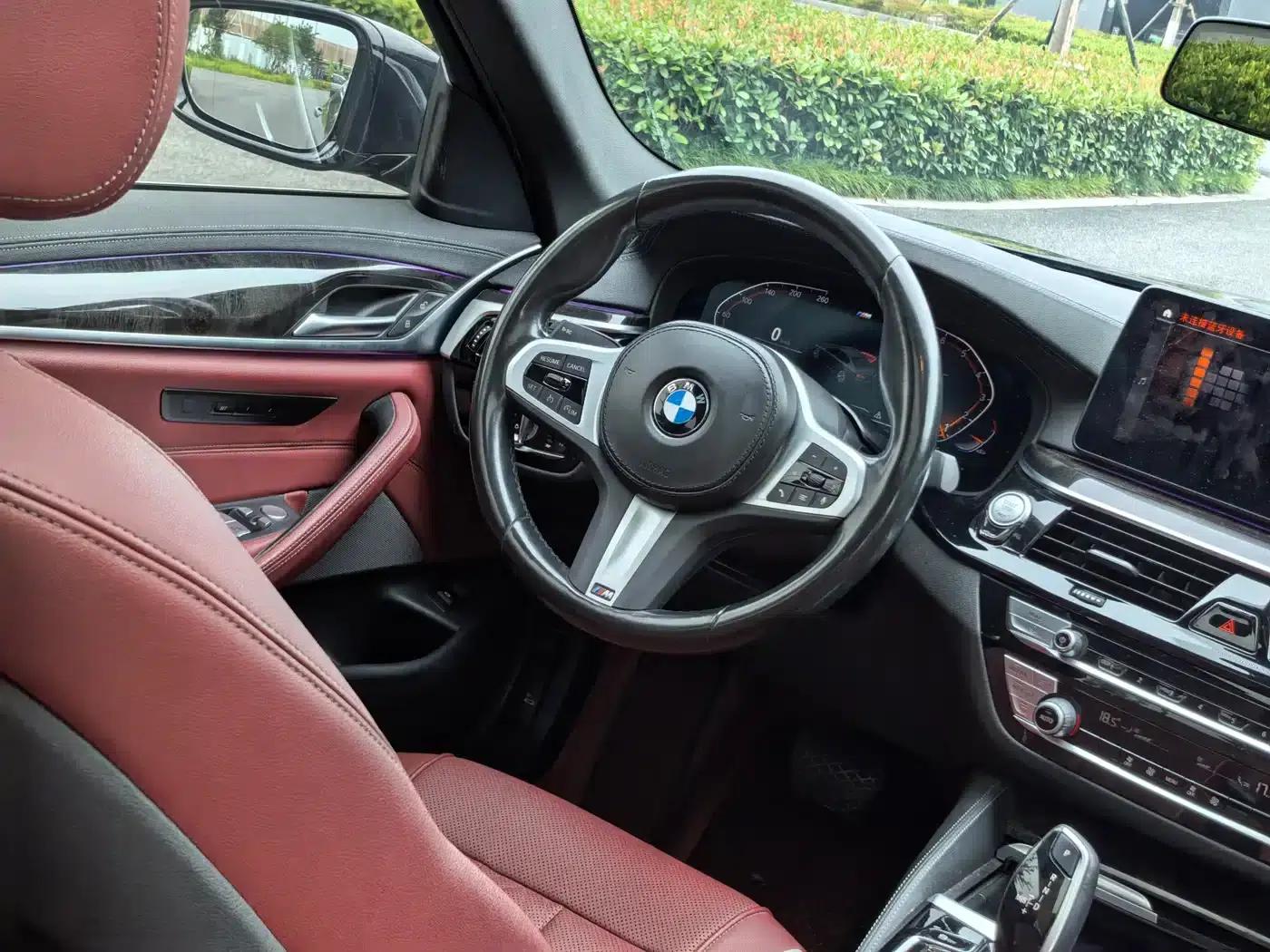 2022 BMW 5 Series 525Li M Sport Package — миниатюра 15
