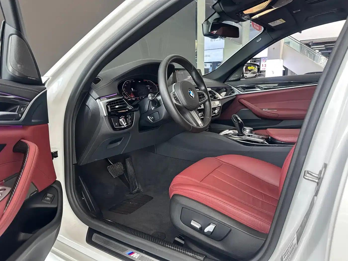 2020 BMW 5 Series 530Li Leading Edition M Sport Package — миниатюра 8