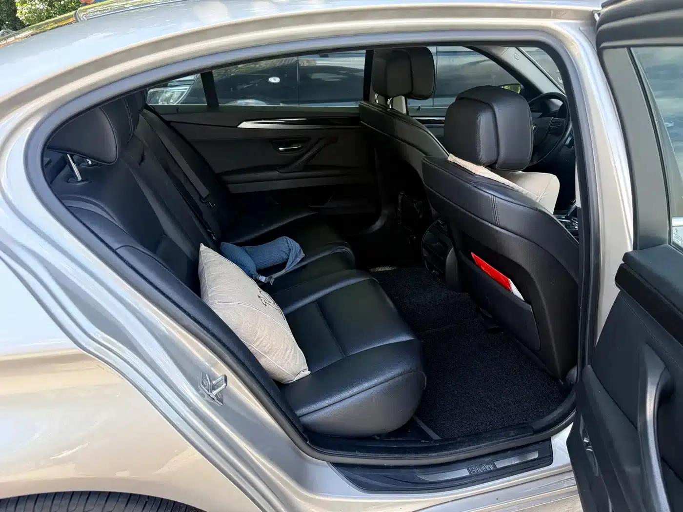 BMW 5 Series 2013 530Li Leading Edition — миниатюра 13