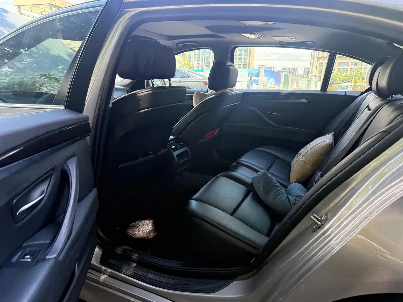 BMW 5 Series 2013 530Li Leading Edition — миниатюра 14