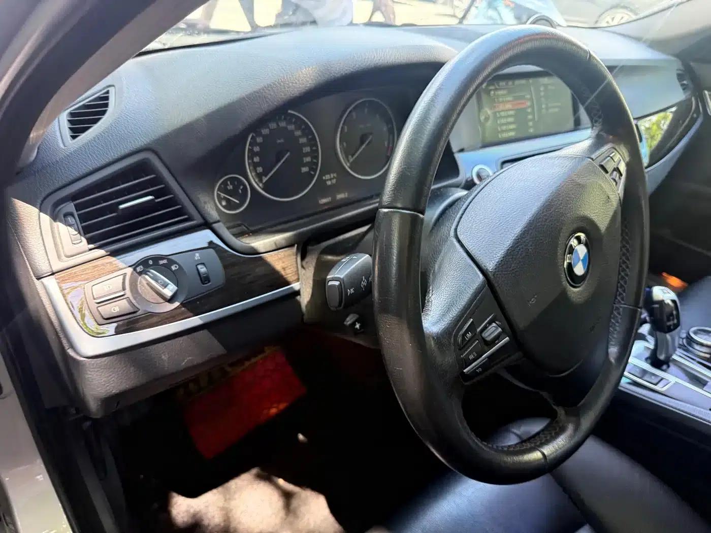 BMW 5 Series 2013 530Li Leading Edition — миниатюра 6