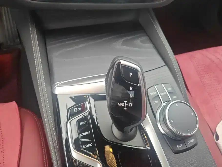 2023 BMW 5 Series Facelift 530Li Leading Edition M Sport Package — миниатюра 16