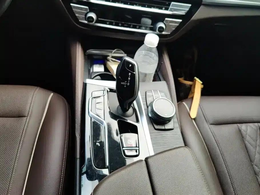2023 BMW 5 Series Facelift 530Li Leading Edition M Sport Package — миниатюра 16