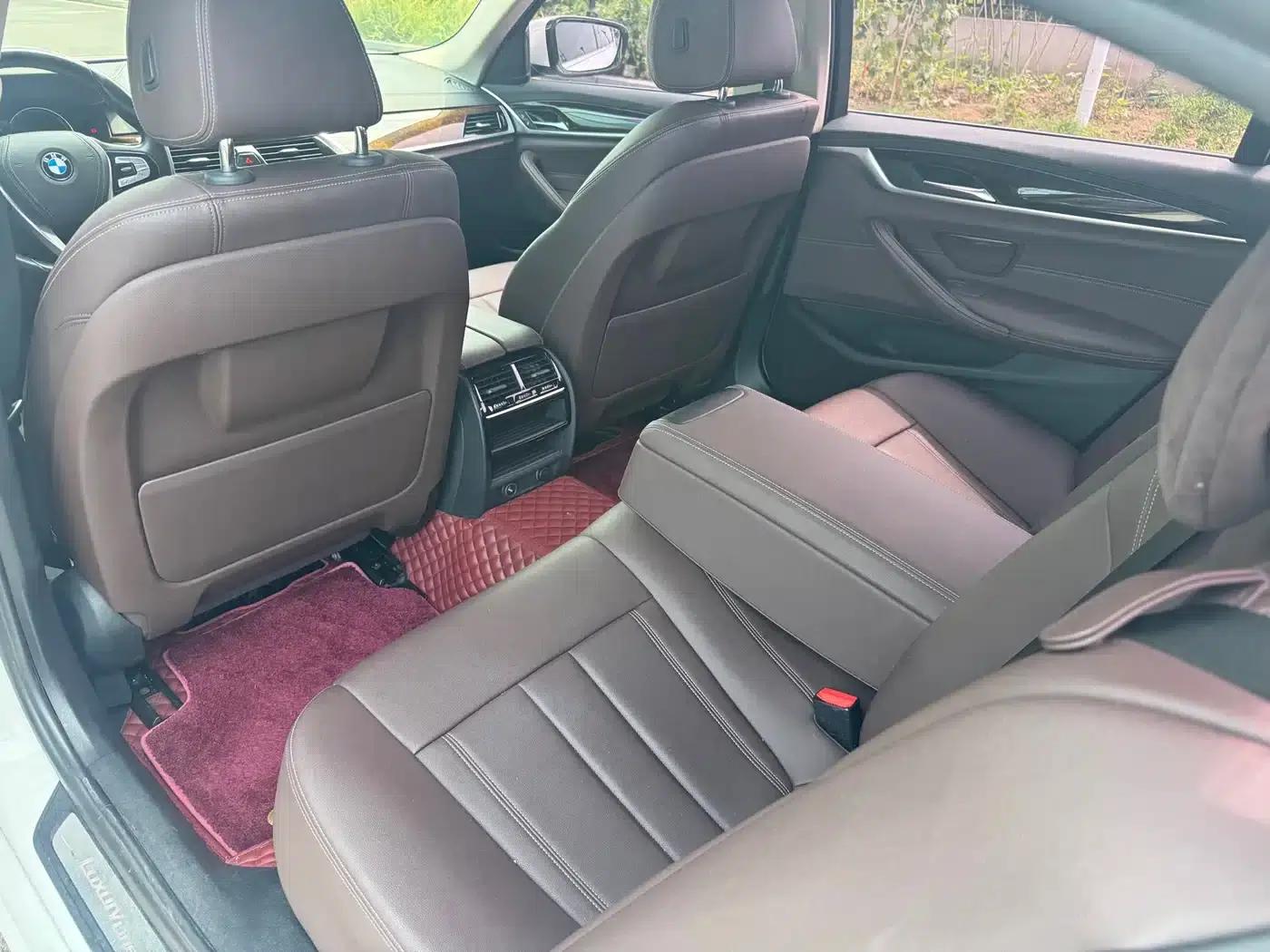 2018 BMW 5 Series 525Li Luxury Package — миниатюра 13