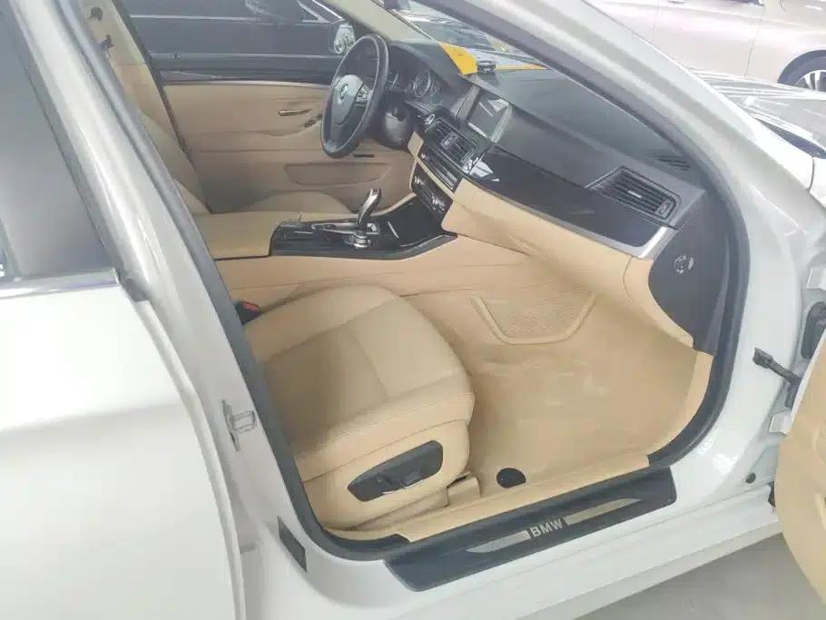 BMW 5 Series 2017 520Li Elegant Edition — миниатюра 8