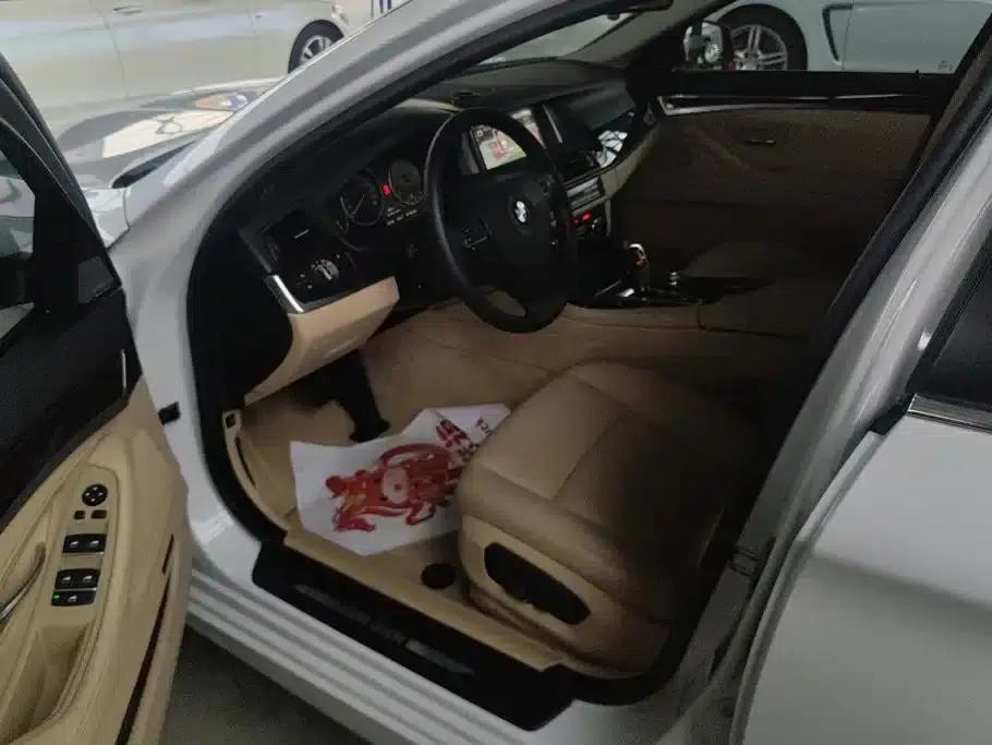 BMW 5 Series 2017 520Li Elegant Edition — миниатюра 9