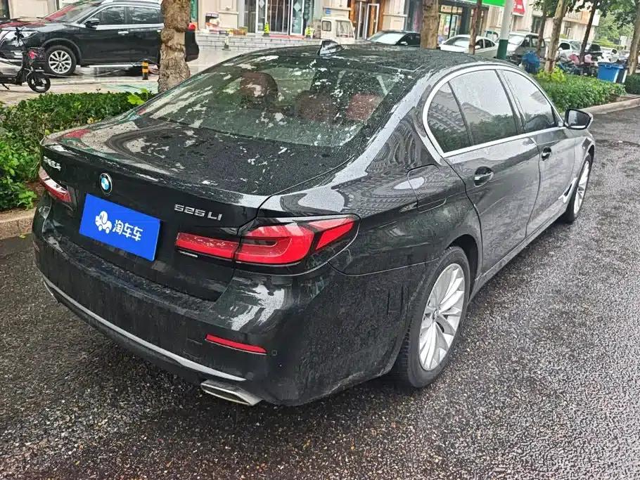 2021 BMW 5 Series 525Li Luxury Package — миниатюра 3