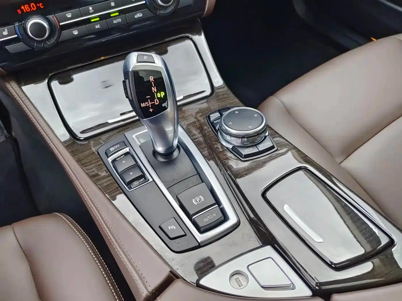 2014 BMW 5 Series 525Li Luxury Design Package — миниатюра 12