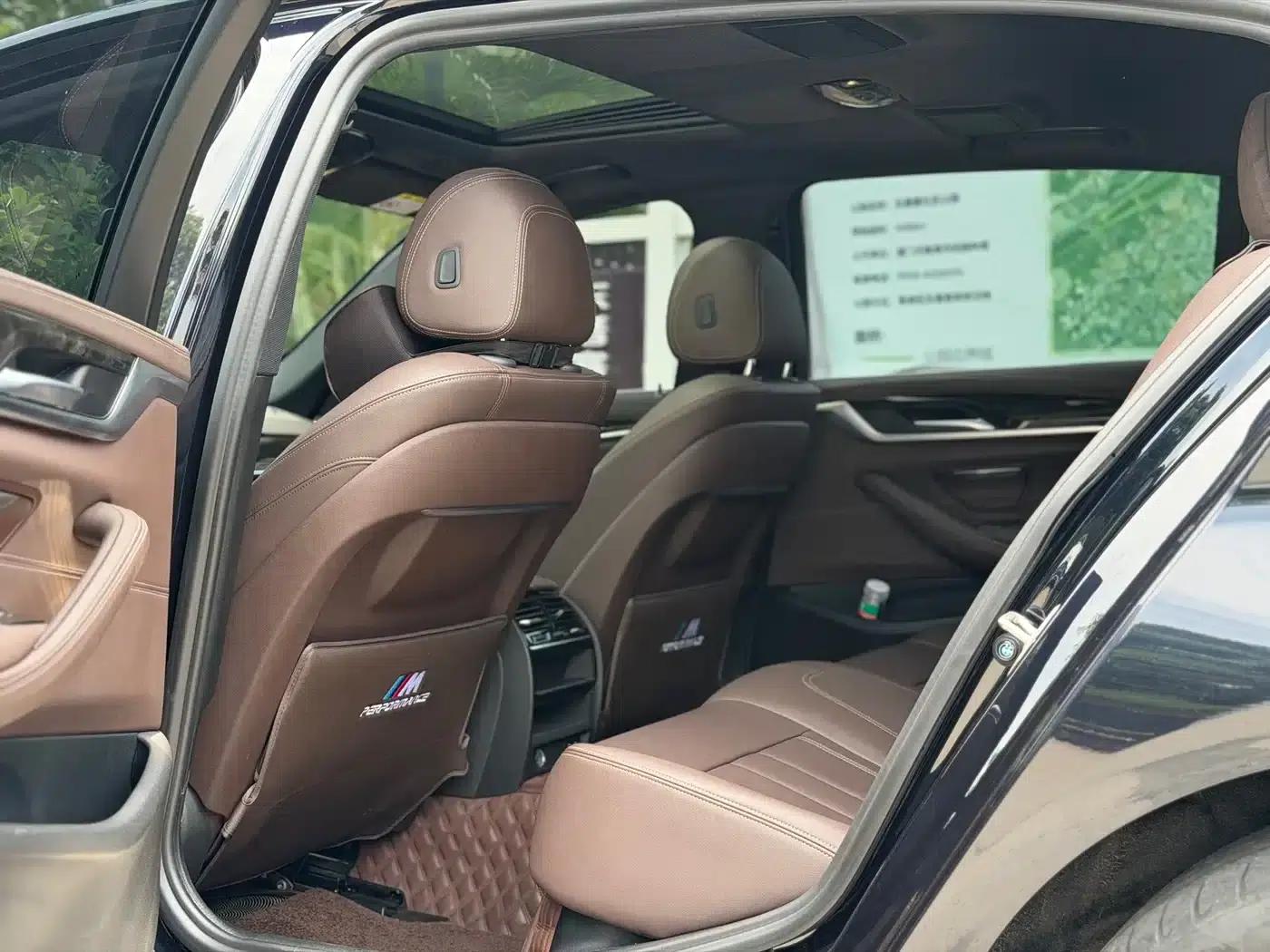 2020 BMW 5 Series 525Li M Sport Package — миниатюра 6