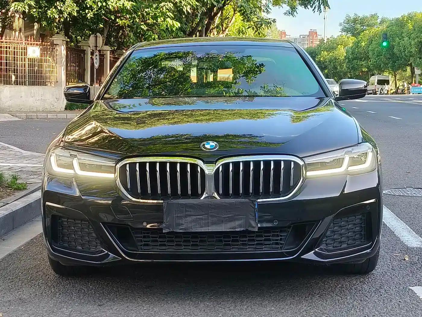 BMW 5 Series 2022 Facelift II 530Li Leading Model M Sport Package — миниатюра 2