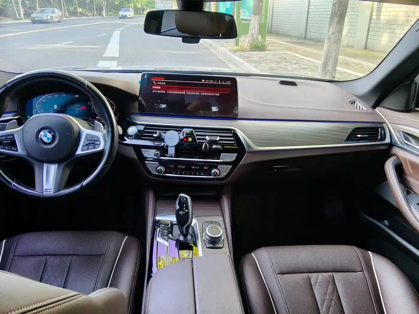 BMW 5 Series 2022 Facelift II 530Li Leading Model M Sport Package — миниатюра 4