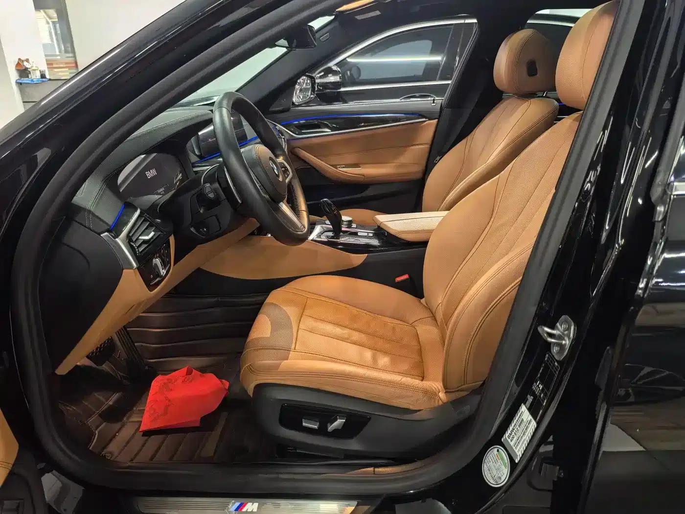 2020 BMW 5 Series 530Li Luxury M Sport Package — миниатюра 3