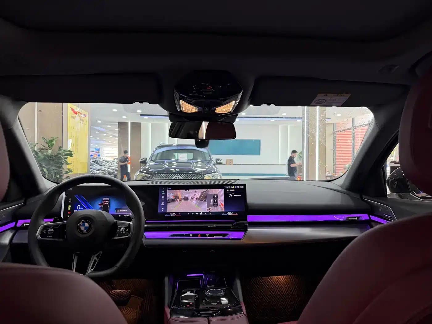 2025 BMW 5 Series 530Li Leading Edition M Sport Package — миниатюра 5