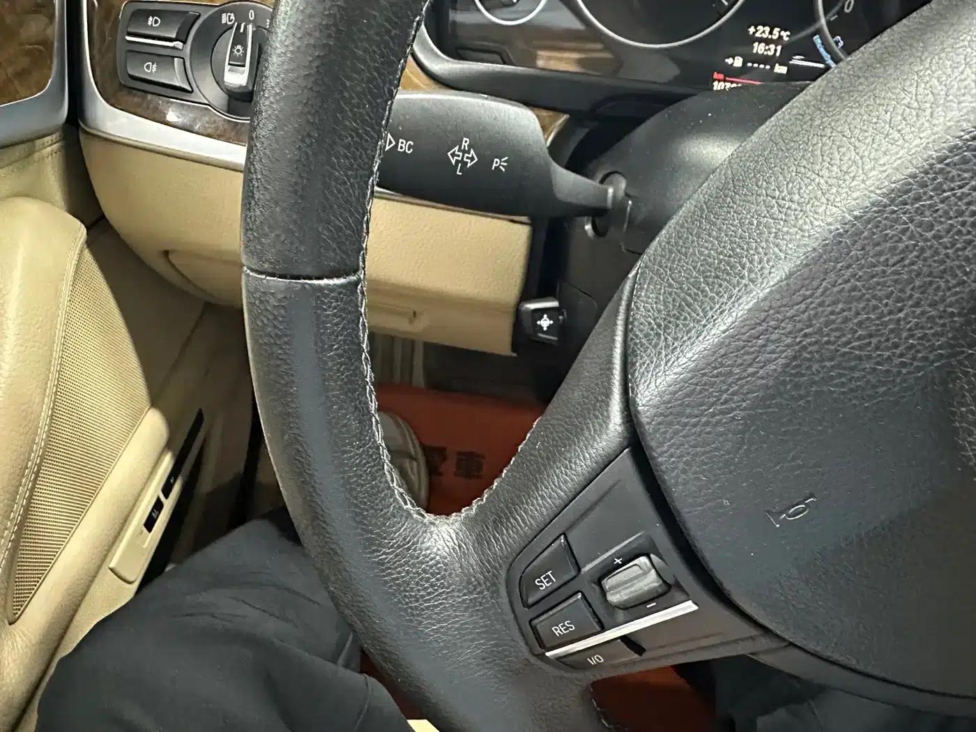 2011 BMW 5 Series 528Li Luxury — миниатюра 11