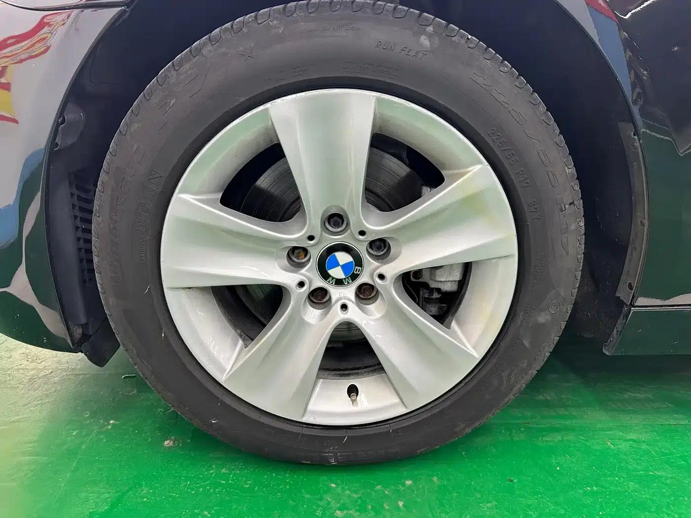 2011 BMW 5 Series 528Li Luxury — миниатюра 28