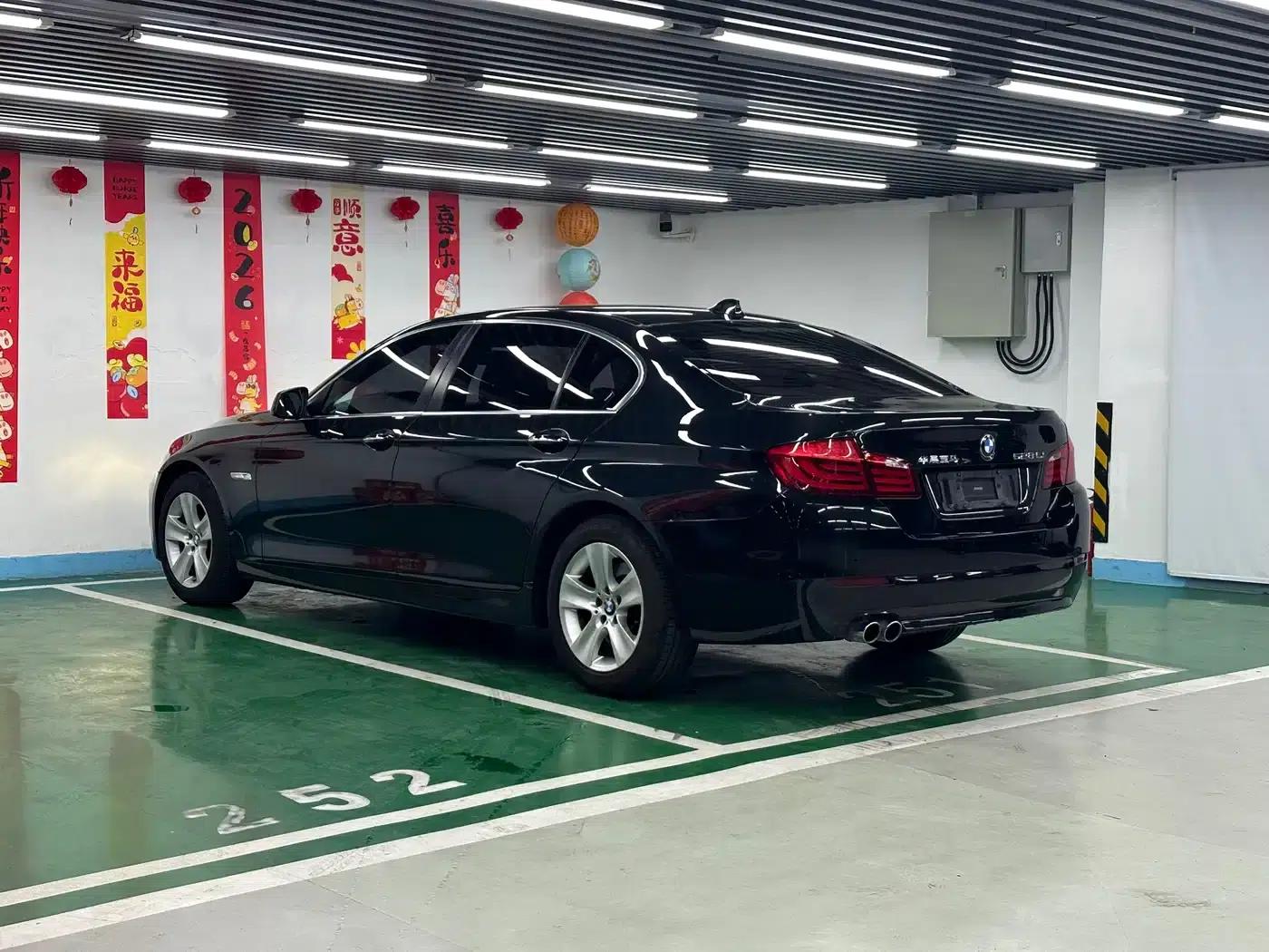 2011 BMW 5 Series 528Li Luxury — миниатюра 7