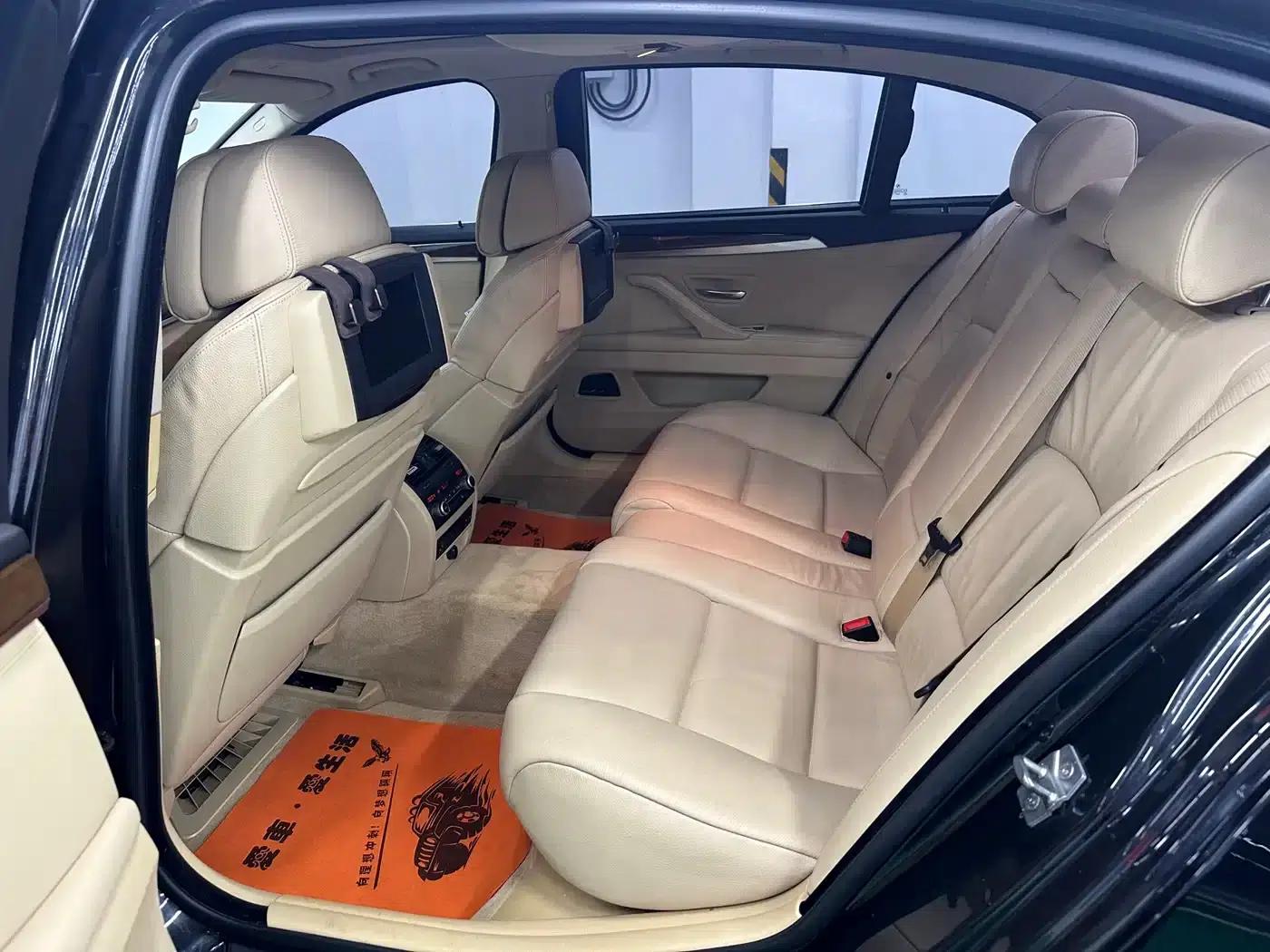 2011 BMW 5 Series 528Li Luxury — миниатюра 9