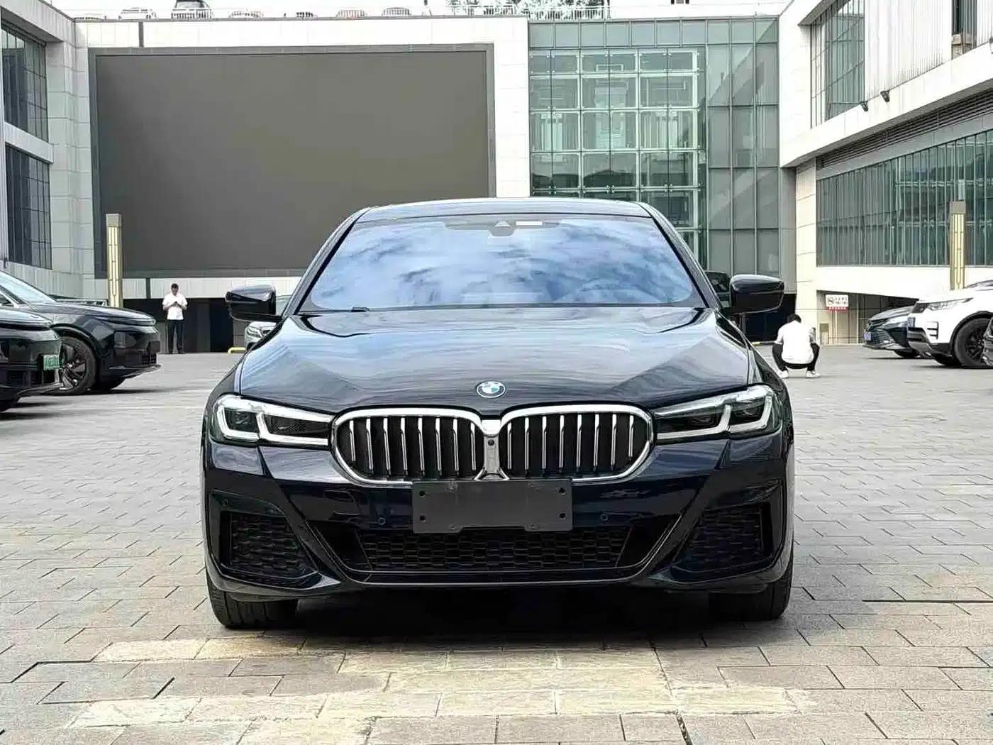2023 BMW 5 Series 530Li Luxury M Sport Package — миниатюра 2