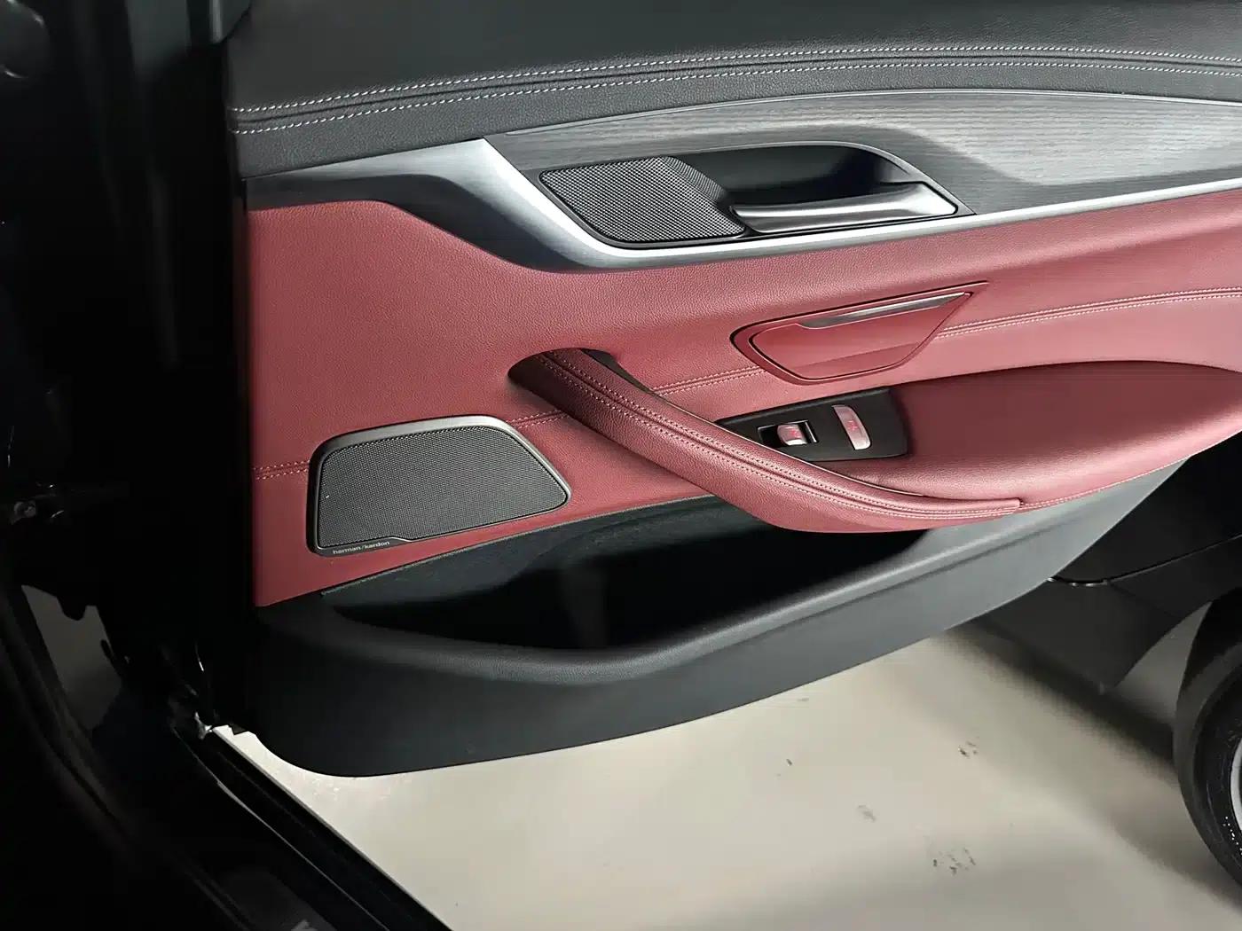 2023 BMW 5 Series 530Li Luxury M Sport Package — миниатюра 15