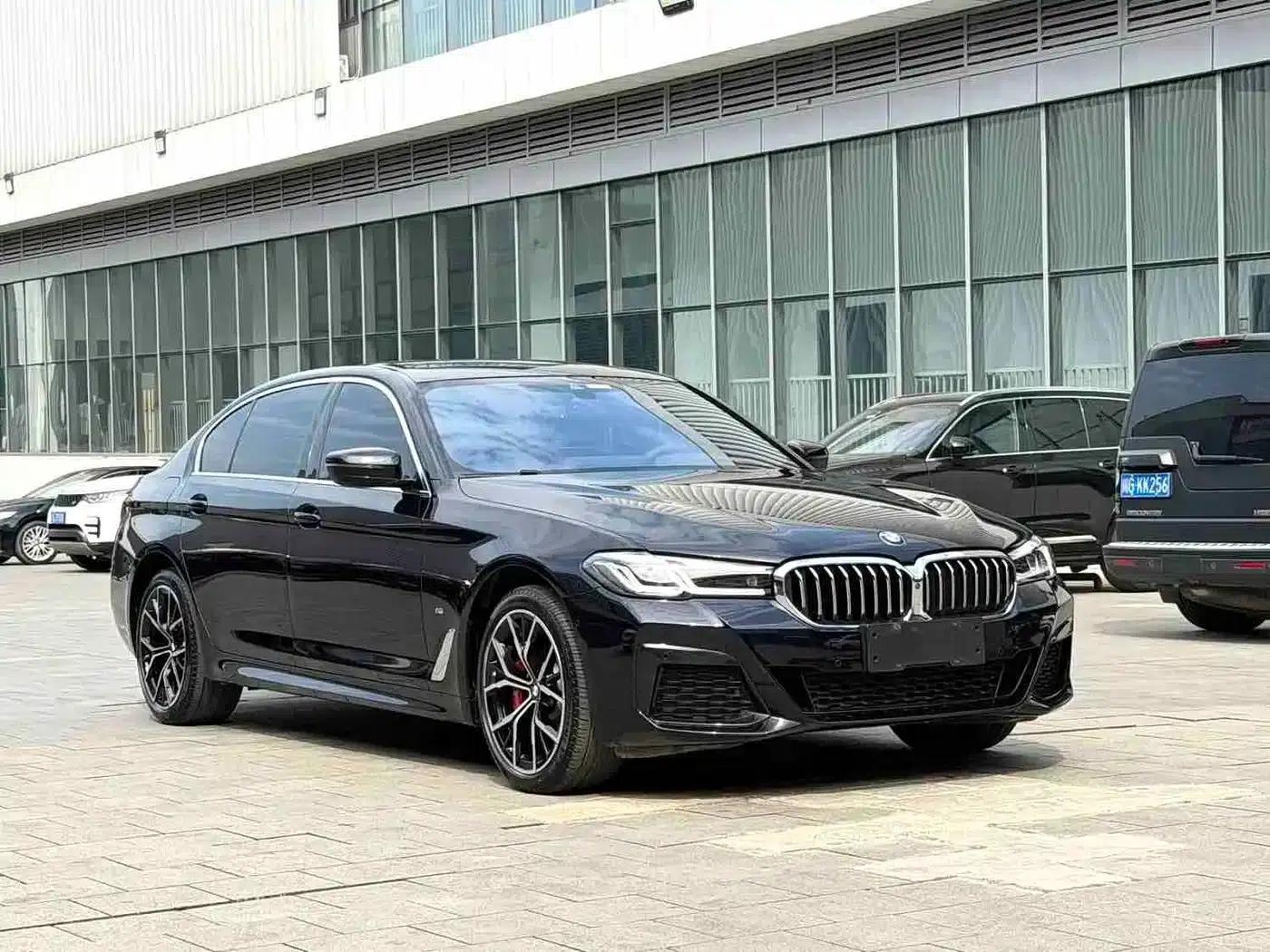 2023 BMW 5 Series 530Li Luxury M Sport Package — миниатюра 3