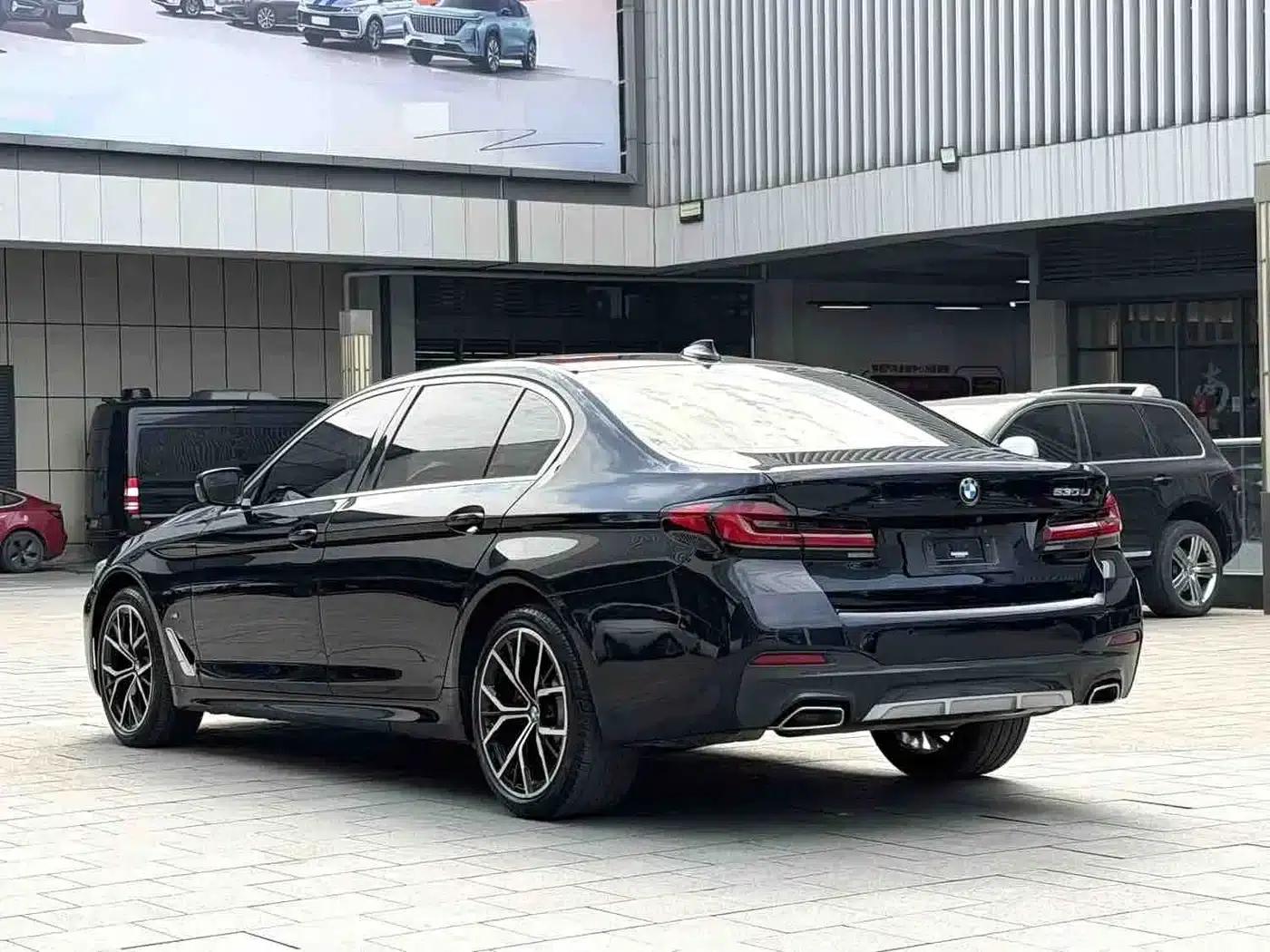 2023 BMW 5 Series 530Li Luxury M Sport Package — миниатюра 4