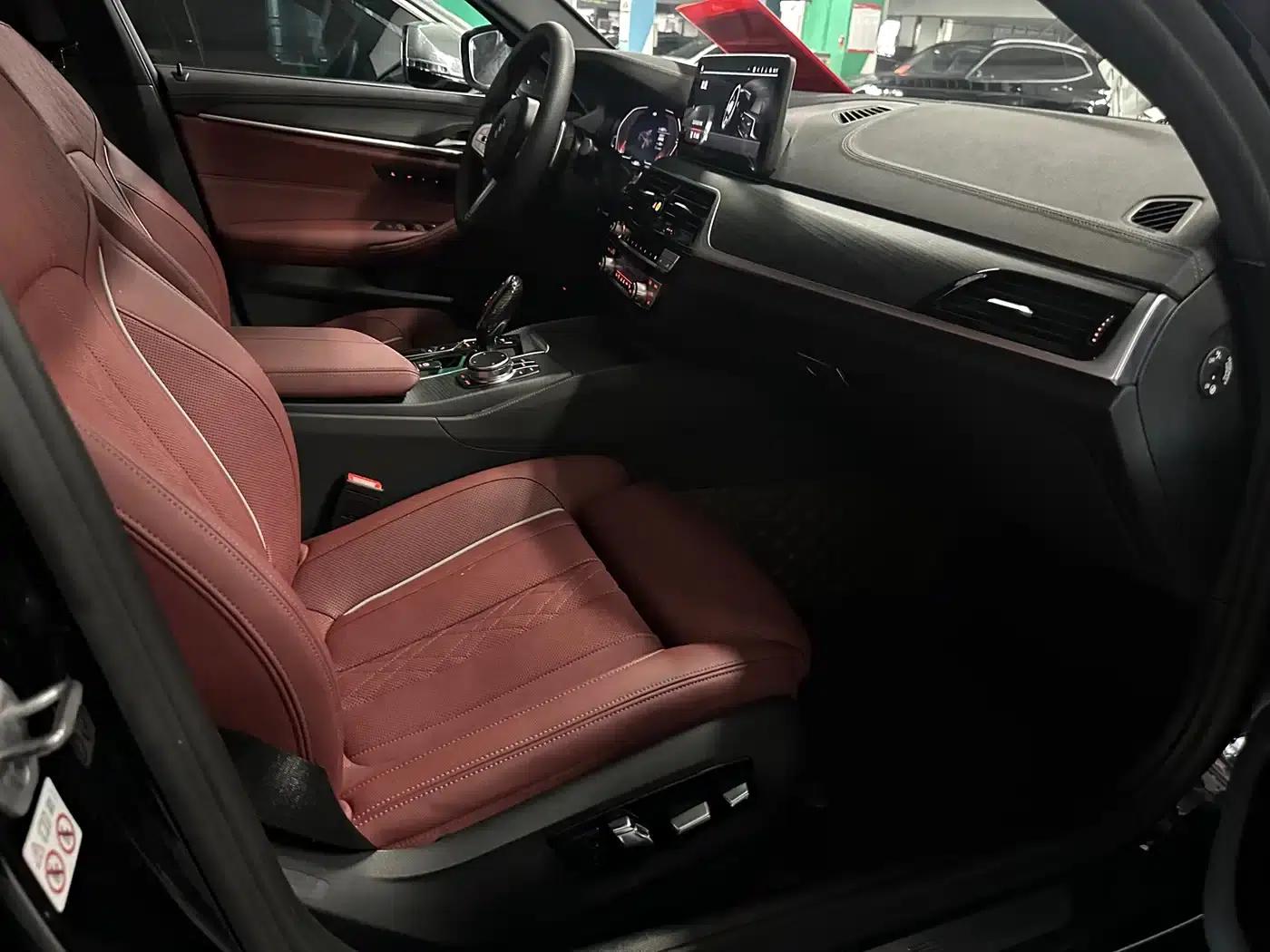 2023 BMW 5 Series 530Li Luxury M Sport Package — миниатюра 8