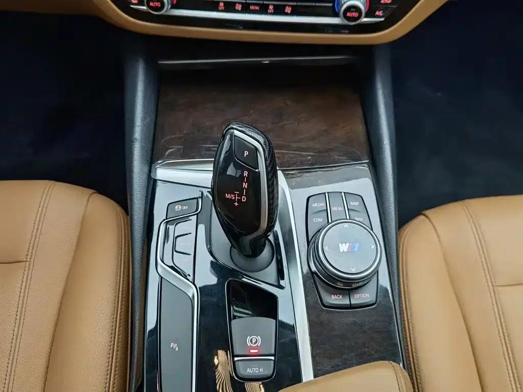 BMW 5 Series 2018 528Li Launch Special Edition — миниатюра 13