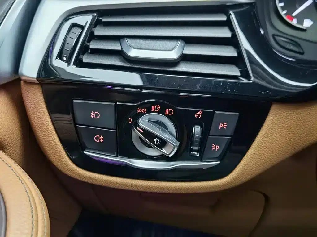 BMW 5 Series 2018 528Li Launch Special Edition — миниатюра 21