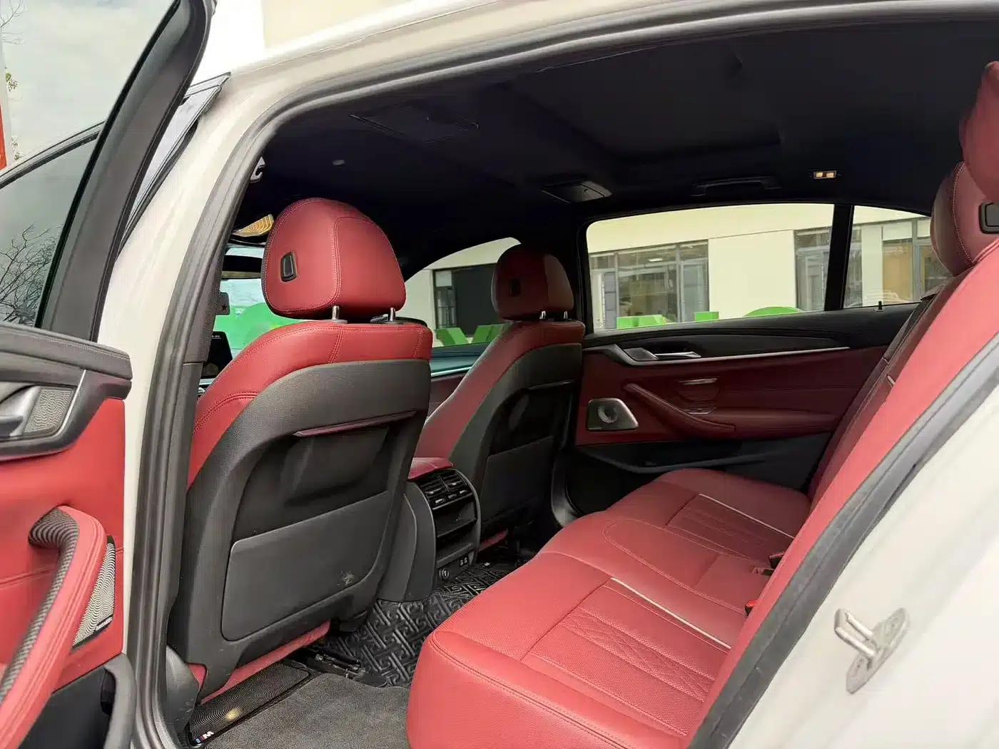 2022 BMW 5 Series 530Li Leading Edition M Sport Package — миниатюра 11