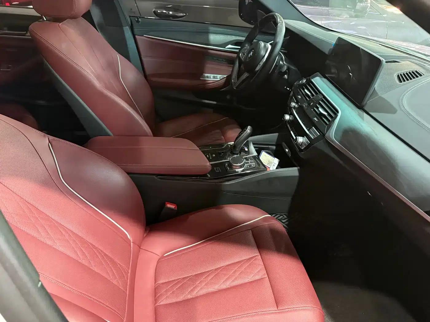 2022 BMW 5 Series 530Li Leading Edition M Sport Package — миниатюра 4