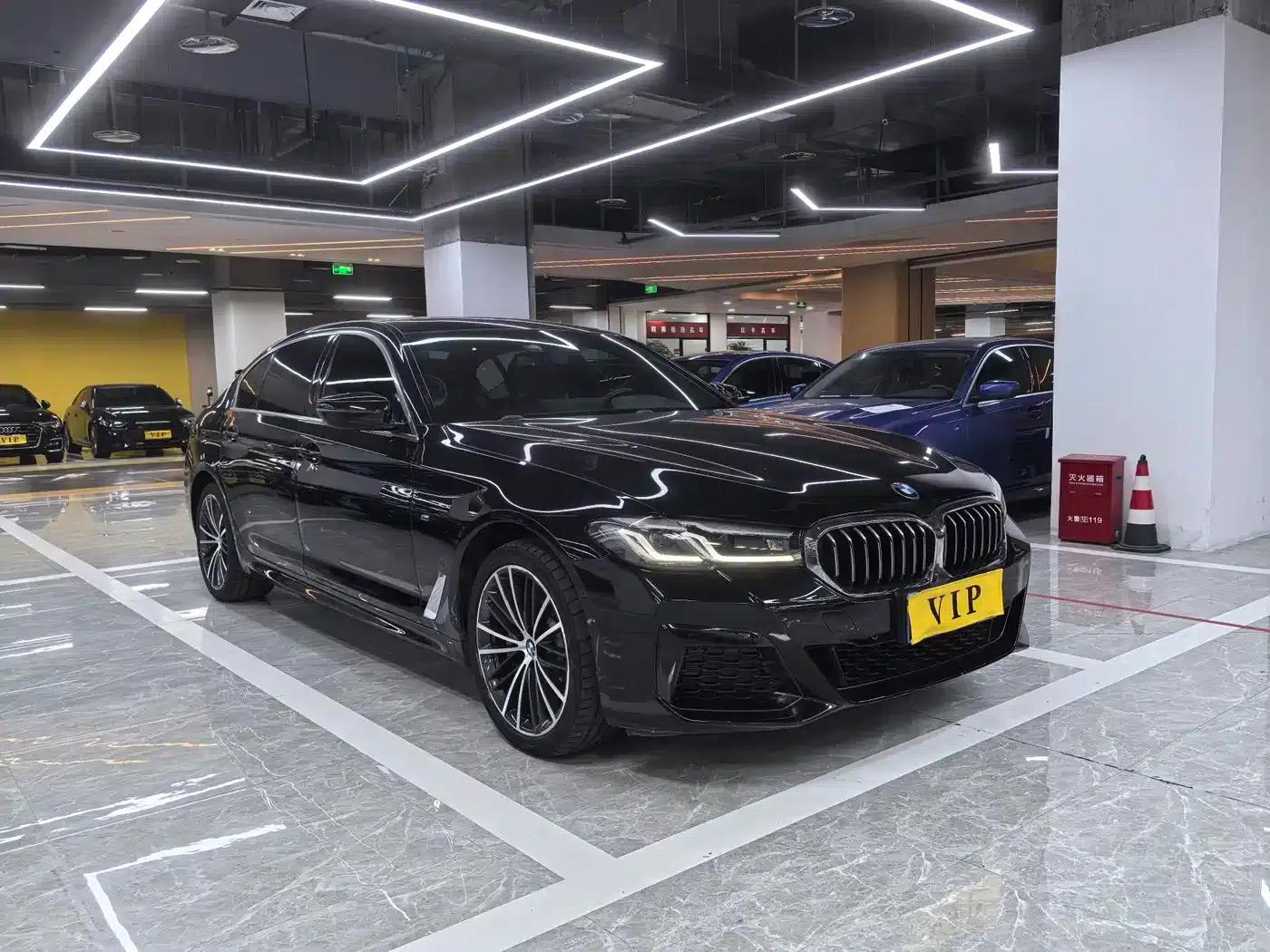 2023 BMW 5 Series 530Li Leading Edition M Sport Package — миниатюра 3