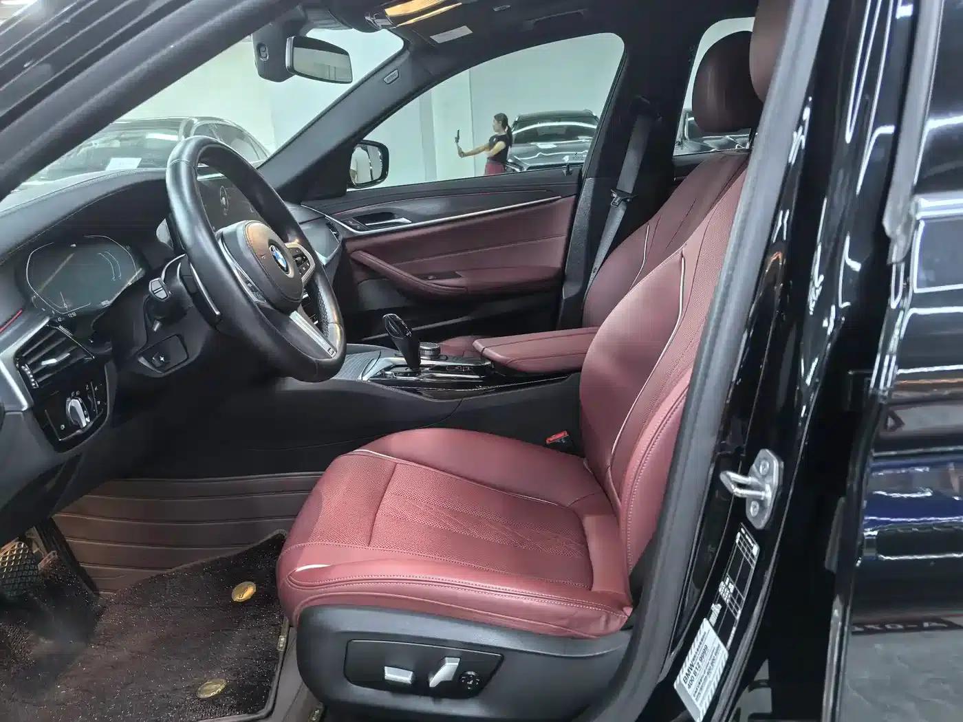 2023 BMW 5 Series 530Li Leading Edition M Sport Package — миниатюра 4