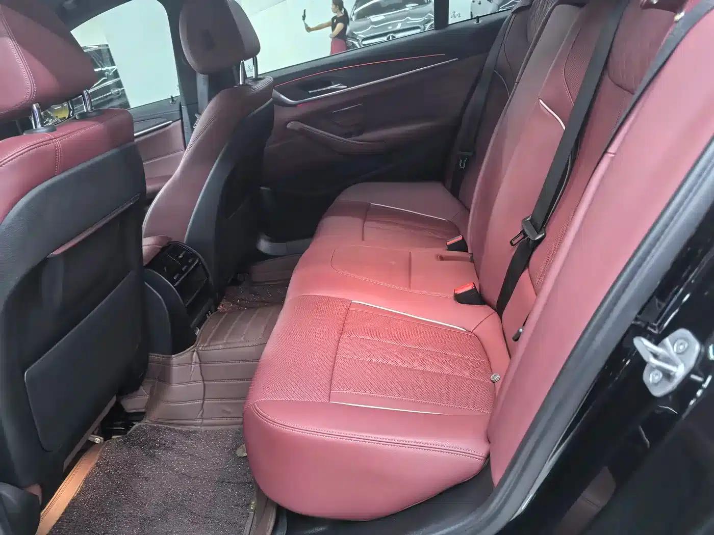 2023 BMW 5 Series 530Li Leading Edition M Sport Package — миниатюра 6