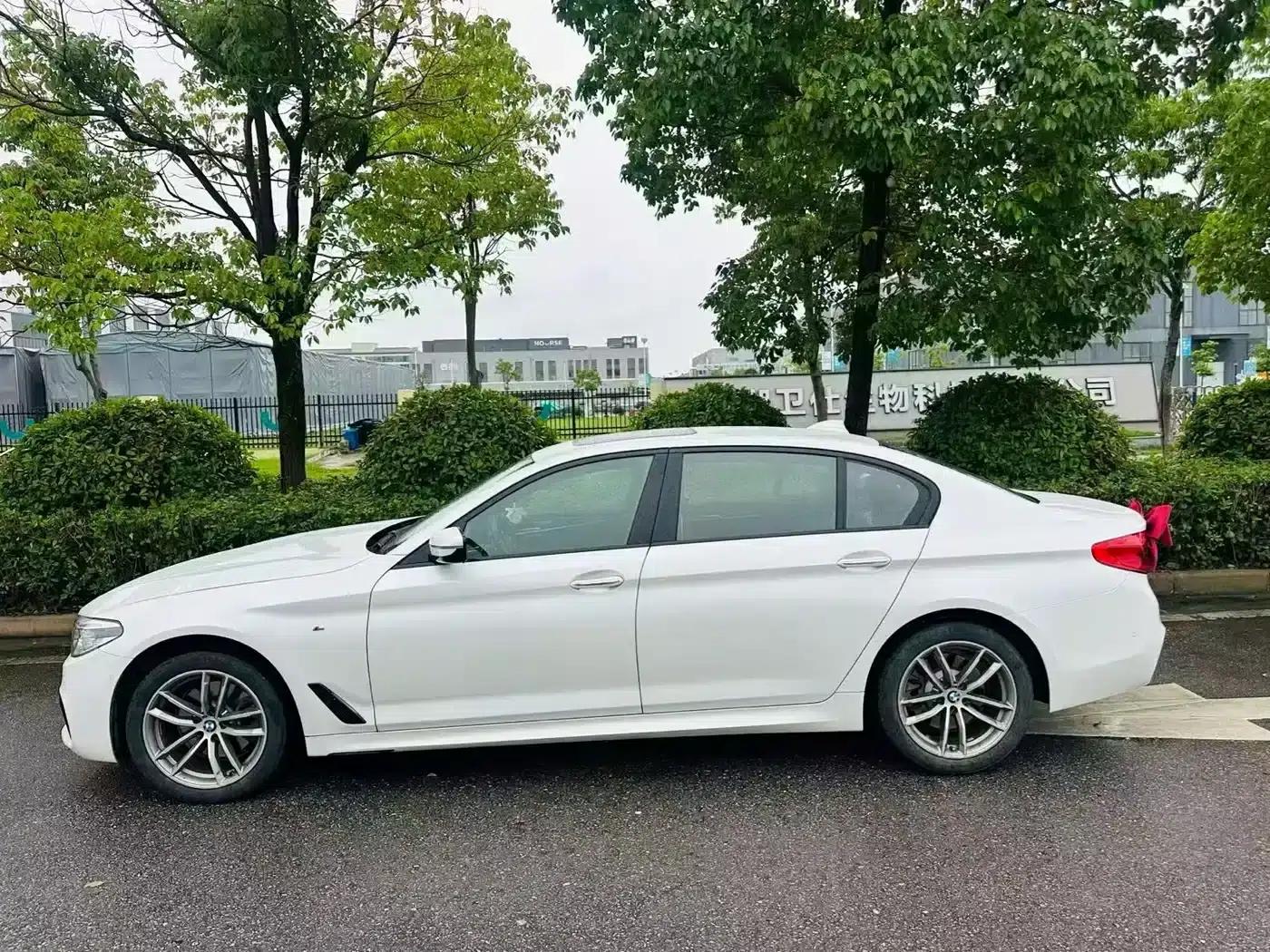 2018 BMW 5 Series 525Li M Sport Package — миниатюра 3
