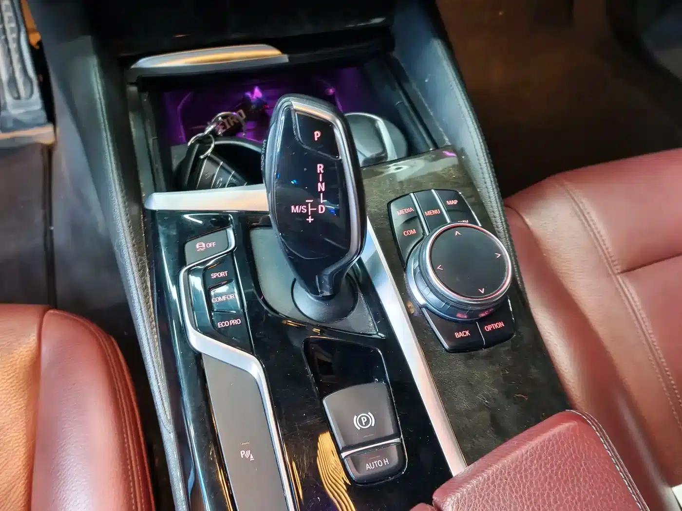 2018 BMW 5 Series Facelift 530Li Leading Edition M Sport Package — миниатюра 11