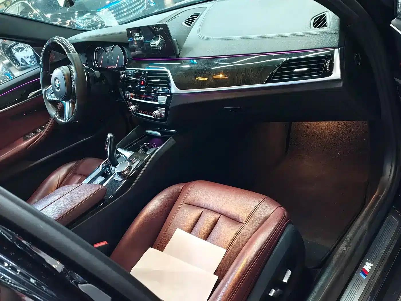 2018 BMW 5 Series Facelift 530Li Leading Edition M Sport Package — миниатюра 3