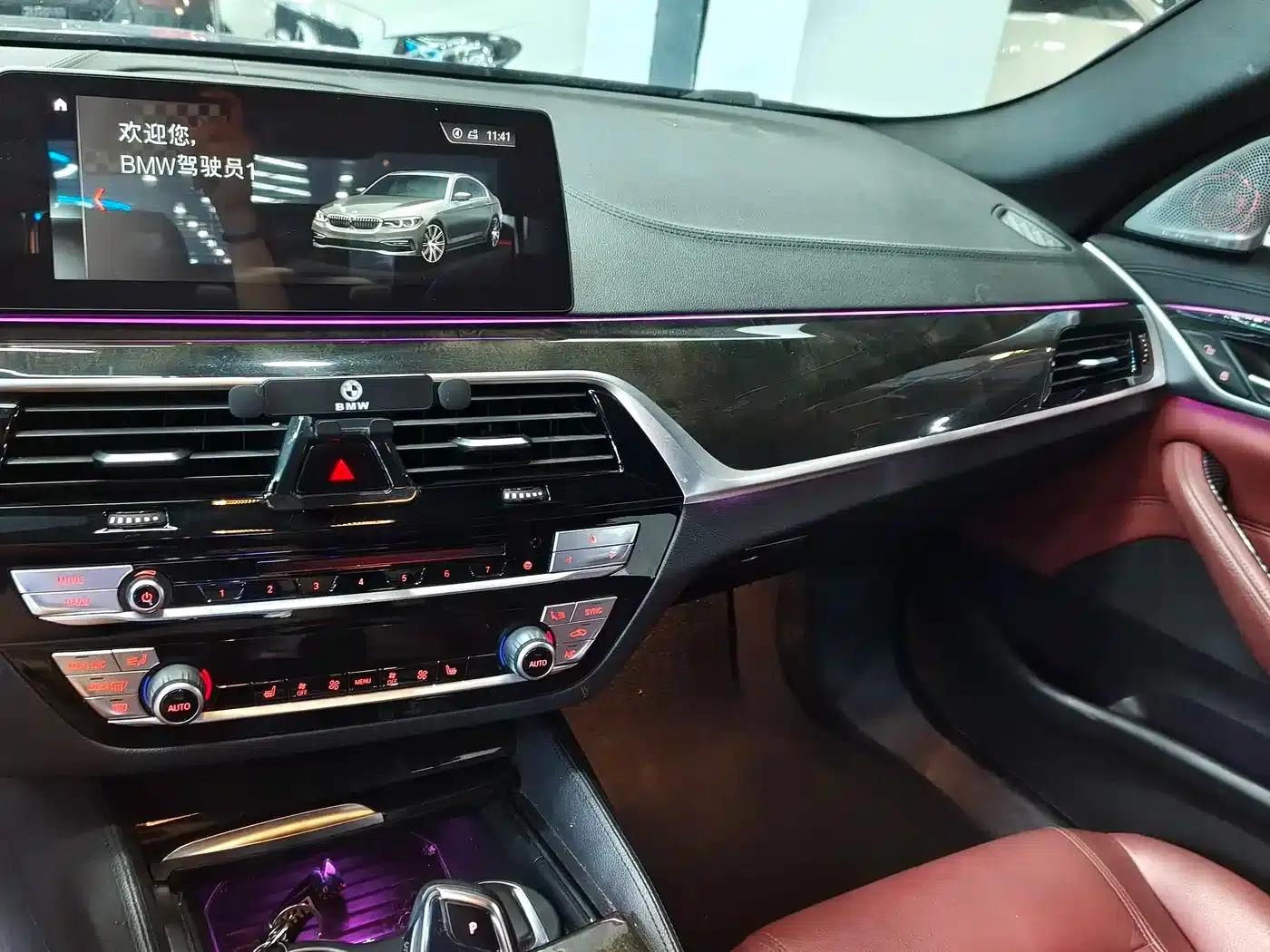 2018 BMW 5 Series Facelift 530Li Leading Edition M Sport Package — миниатюра 10