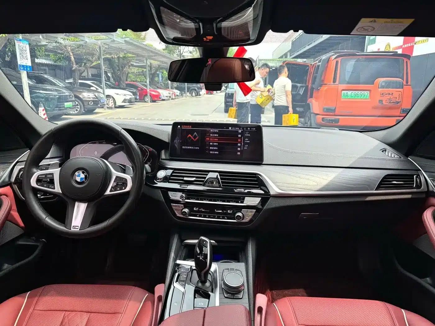 2021 BMW 5 Series 530Li Leading Edition M Sport Package — миниатюра 5