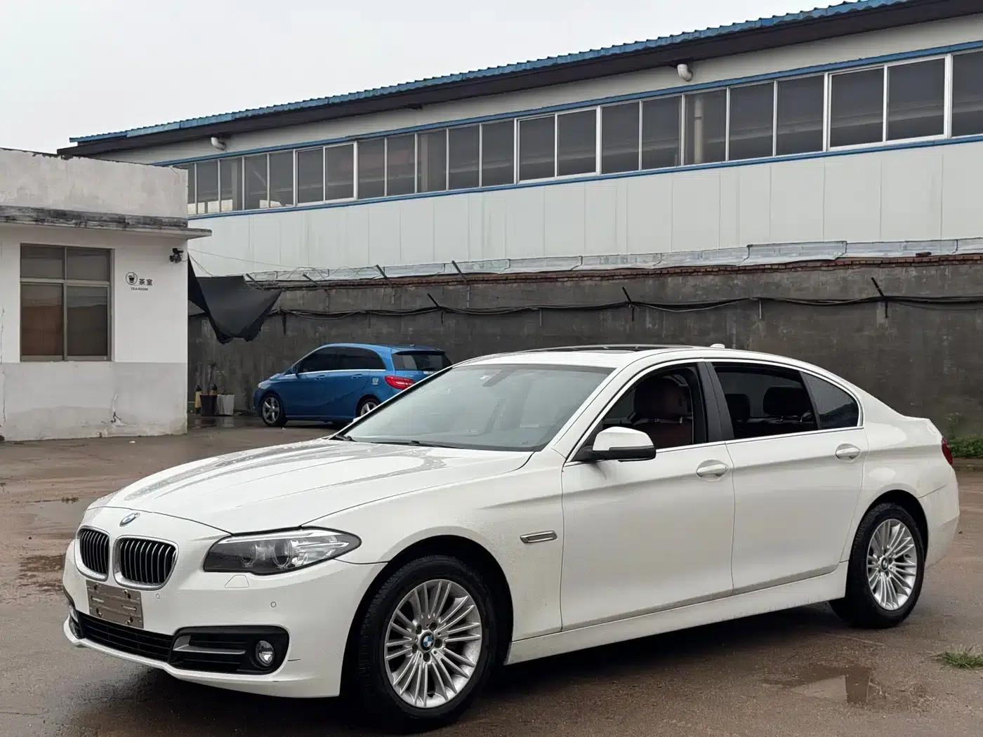 2014 BMW 5 Series 525Li Leading Edition — миниатюра 1
