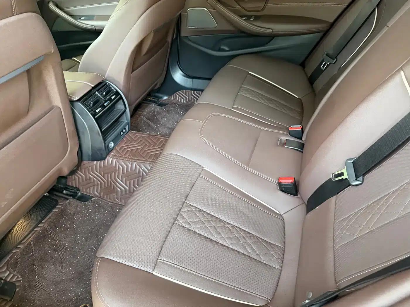 2022 BMW 5 Series 530Li Leading Edition M Sport Package — миниатюра 8