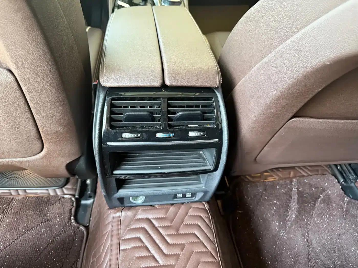 2022 BMW 5 Series 530Li Leading Edition M Sport Package — миниатюра 10