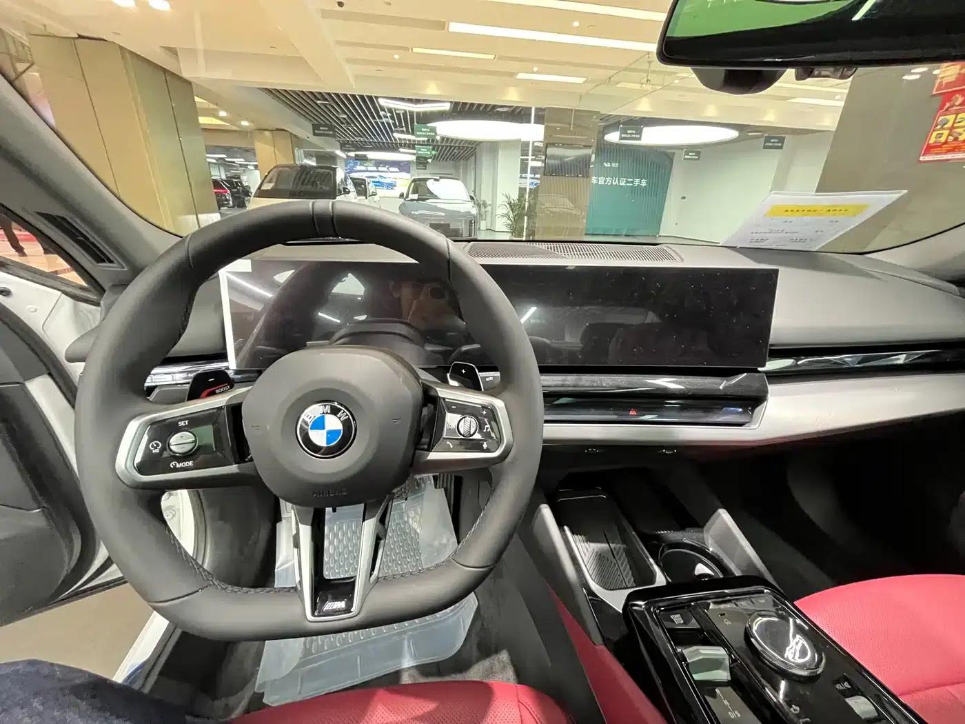 2026 BMW 5 Series 525Li M Sport Package — миниатюра 5