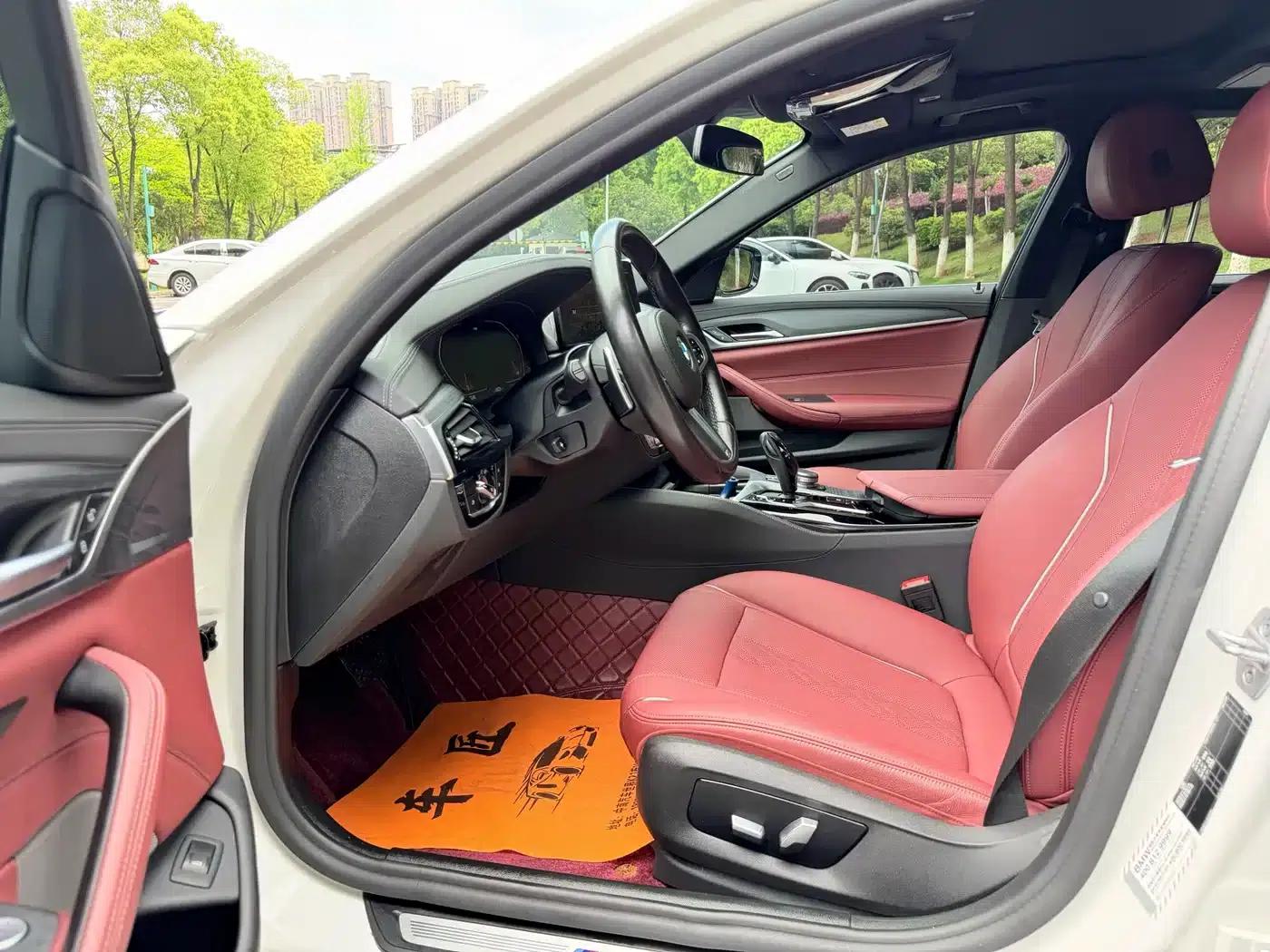2021 BMW 5 Series 530Li Leading Edition M Sport Package — миниатюра 4