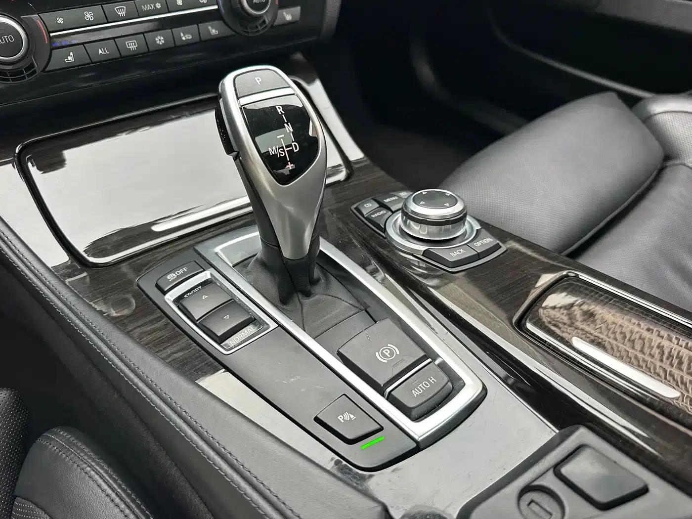 2011 BMW 5 Series 535Li Executive Edition — миниатюра 29
