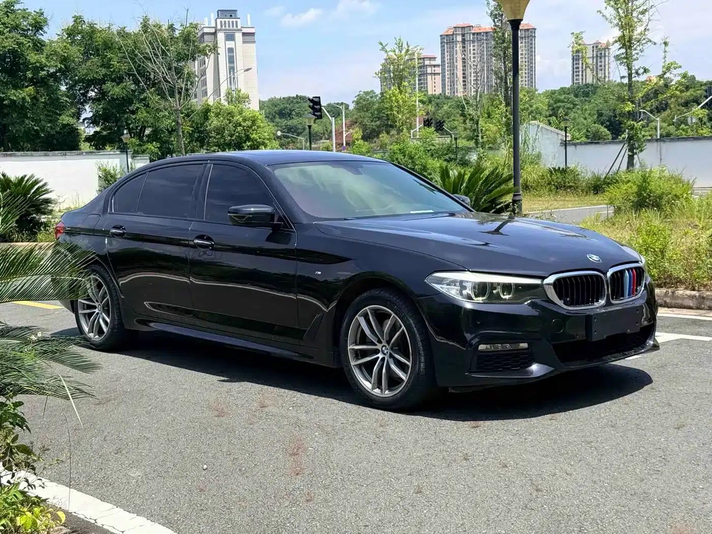 2018 BMW 5 Series 525Li M Sport Package — миниатюра 3