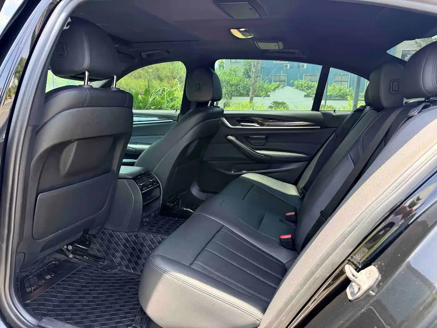 2018 BMW 5 Series 525Li M Sport Package — миниатюра 5