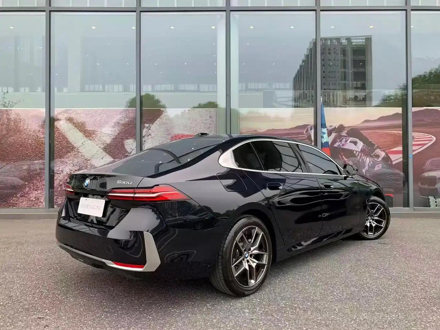 2024 BMW 5 Series 530Li Leading Luxury Package — миниатюра 4