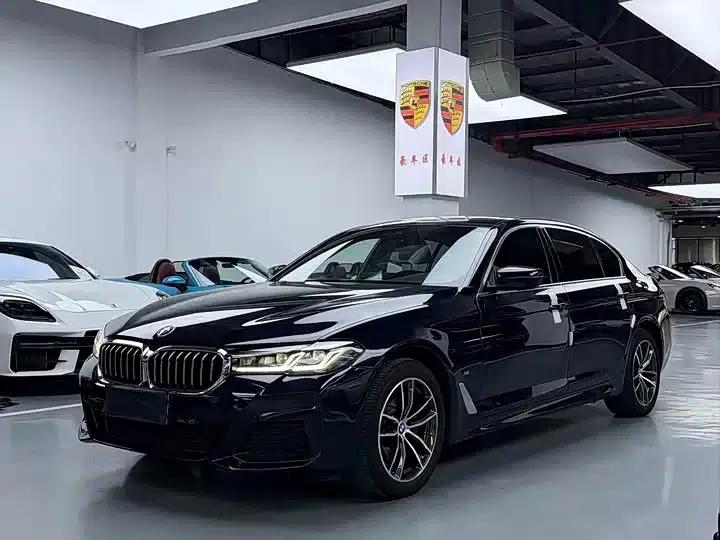 2021 BMW 5 Series 525Li M Sport Package — миниатюра 1
