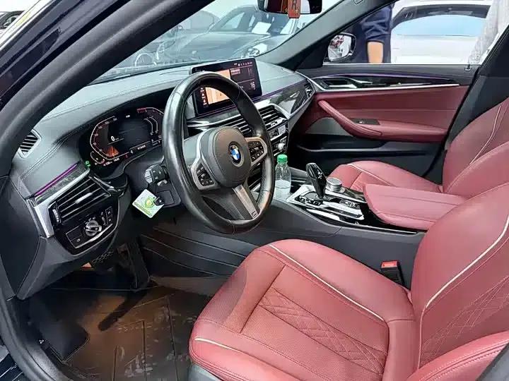 2021 BMW 5 Series 525Li M Sport Package — миниатюра 4